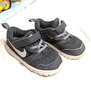 Nike Kids Toddler Elastic Laces Sneakers Black 8C